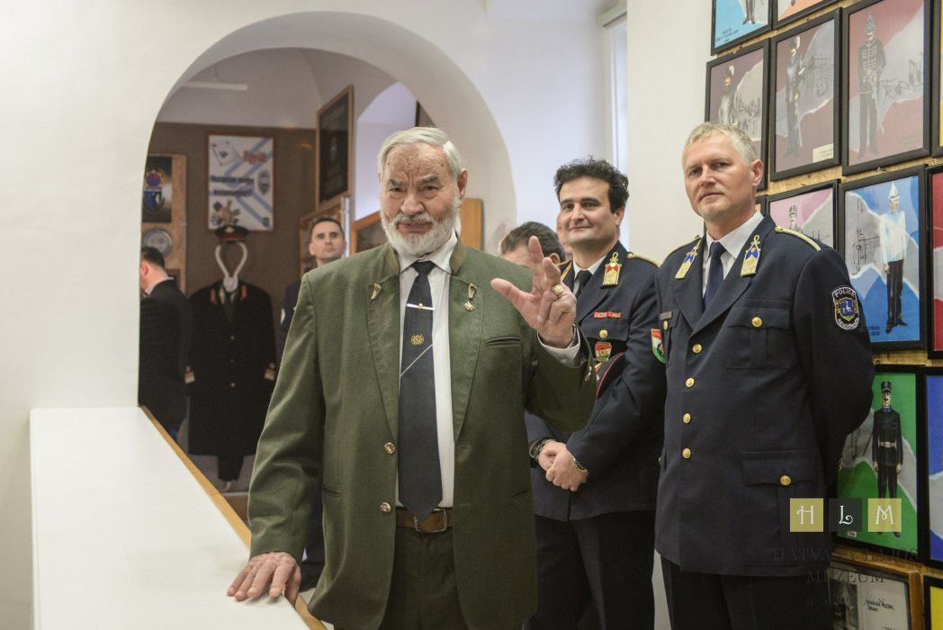 rendeszeti kiall 15 1